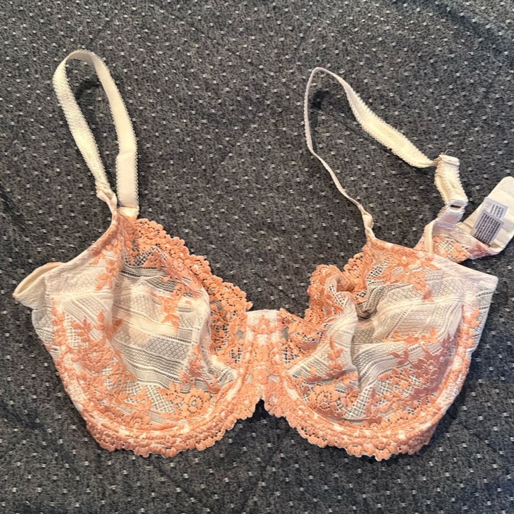Wacoal bra, barely worn! 38D